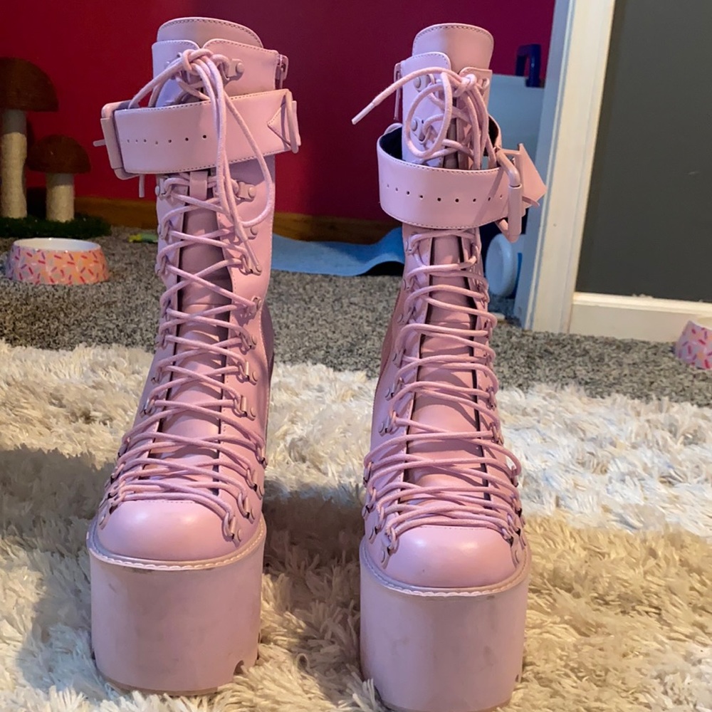 USED Dolls Kill / Sugar Thrillz Platform Boots!